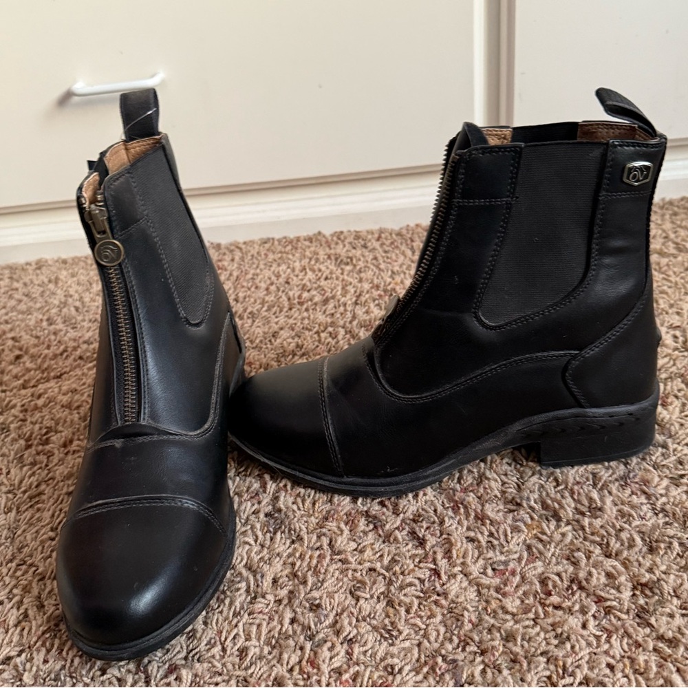 NWT Ladies 8.5 Paddock Boots